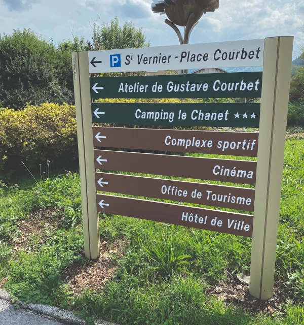 Panneau indication village/ville